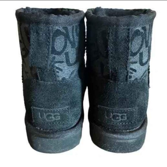 FINAL MARKDOWN FOR 2 PAIR OF UGGS, NWOB - 1 PAIR BOW DAMAGED SIZE 6 - Picture 3 of 7